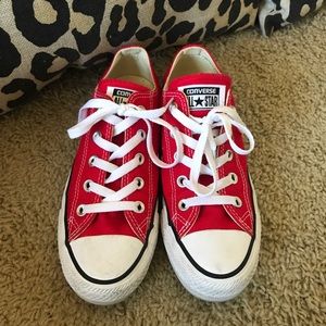Like new red converse